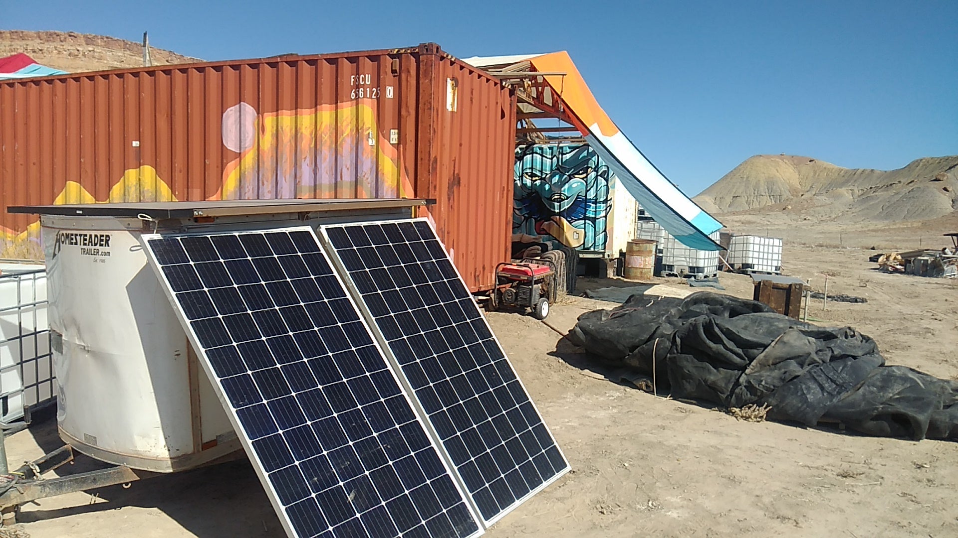 HYBRID | Solar Trailer: 3000W Output; 18kWh of Storage