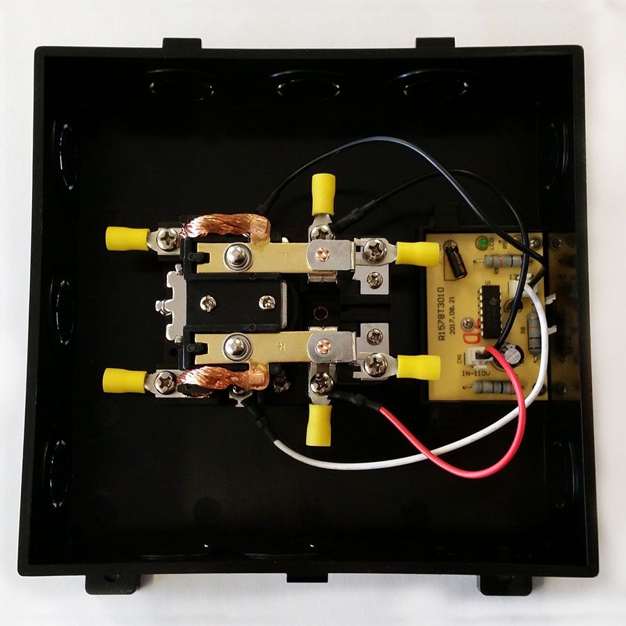 PowerMax PMTS-30 Automatic Transfer Switch 120V, 30A Used for Off Grid Solar, Generator and Shore Power Tie
